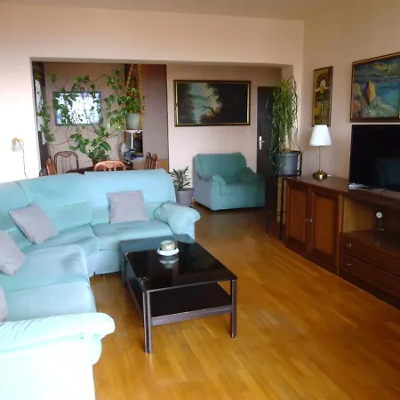 Olive Apartment *